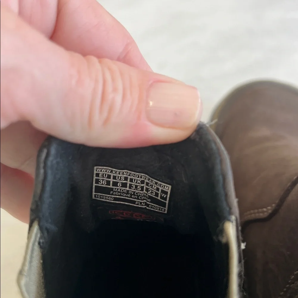 Keen Elsa II Chelsea Waterproof Boots Brown Slip-on Leather Insulated Women's 6